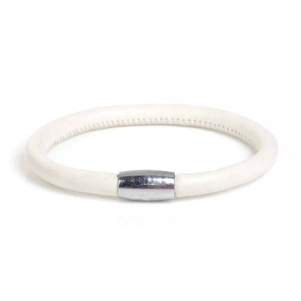 OFF WHITE CREAM Round Leather Single Wrap Bracelet Blanks, Magnet Clasp, 5mm Polyurethane Licorice Leather, 9" long cor0136