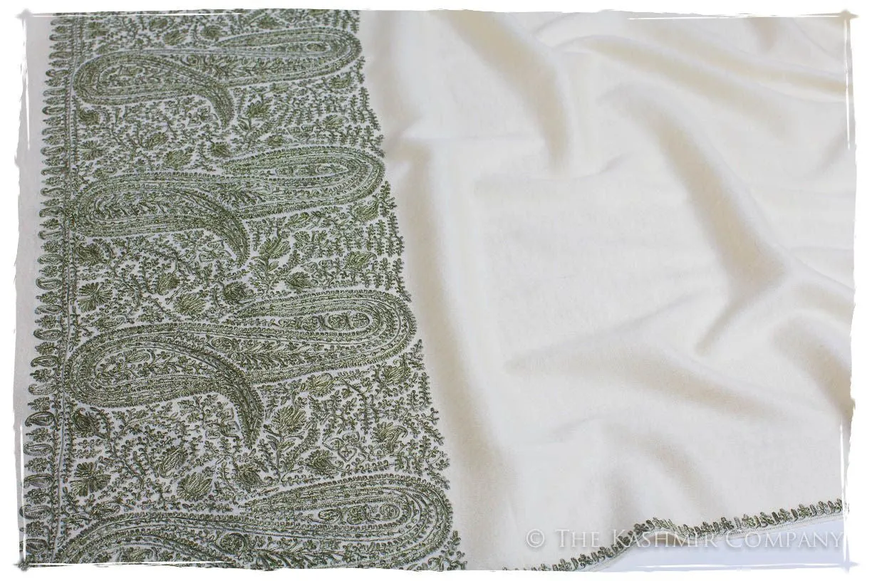 The Sophistiqué Ivoire Vignoble Empress Paisley Shawl